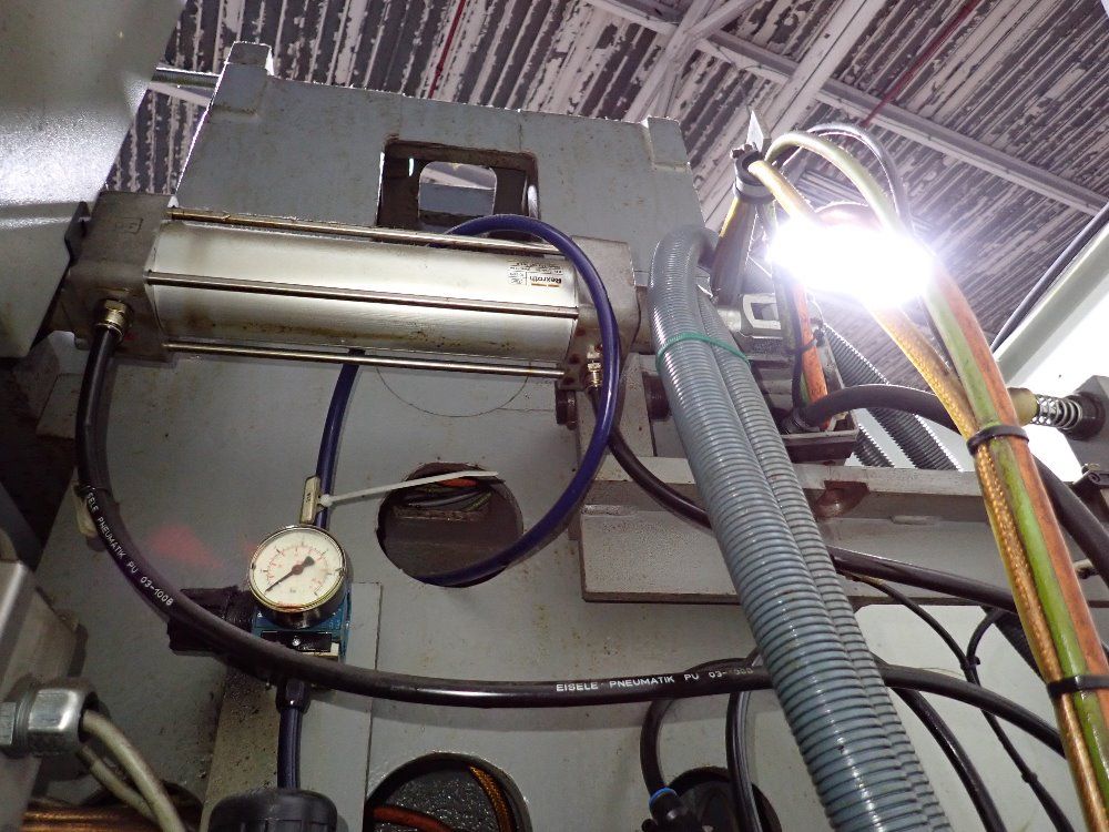 Deckel Maho 2004 Deckel Maho Dmc63v Cnc Vmc