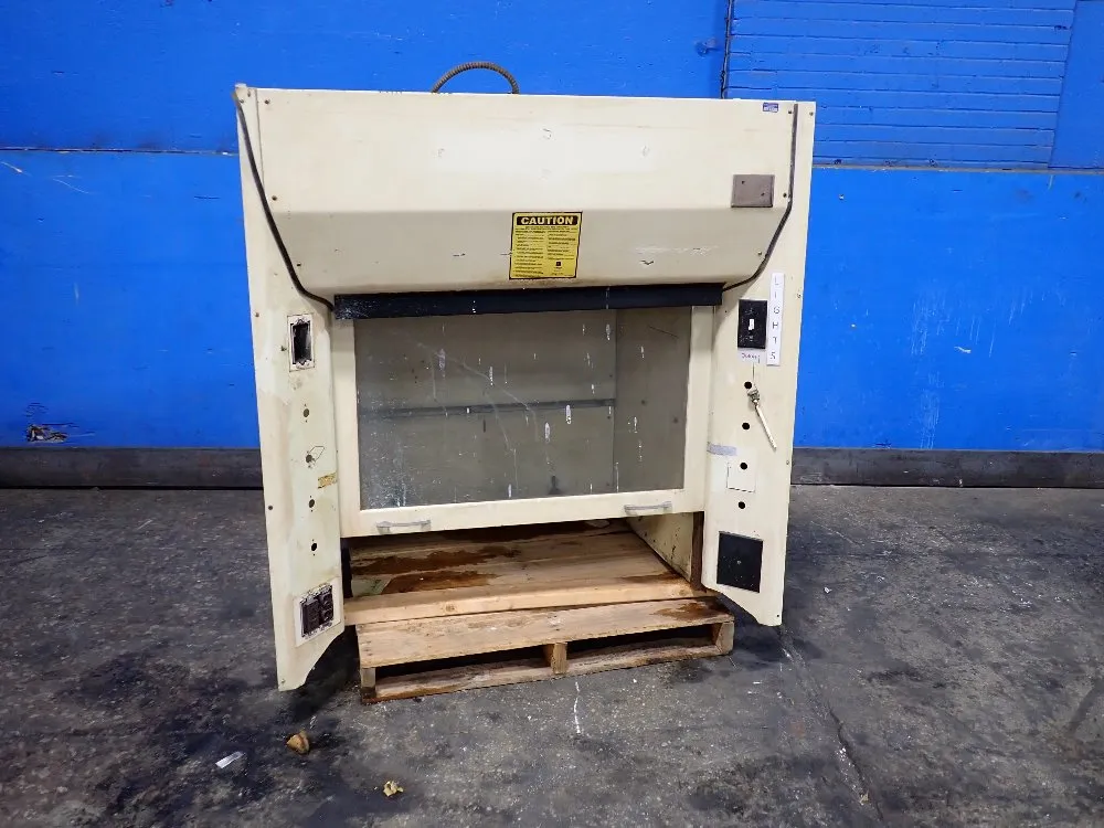 FUME HOOD
