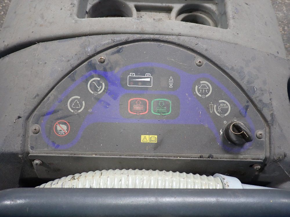 Advanced Floor Scrubber