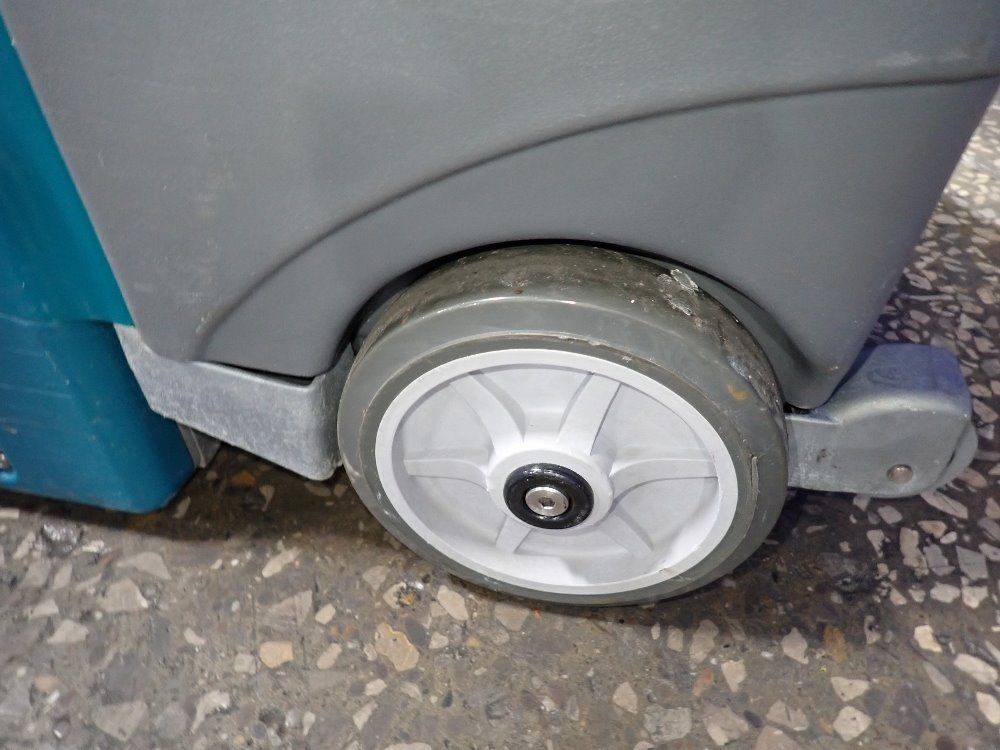 Tennant Floor Scrubber