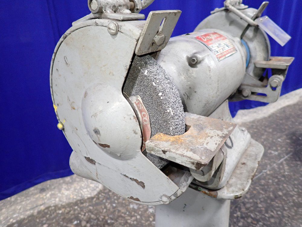 Dayton 7" Wheel Bench Grinder - 1z707