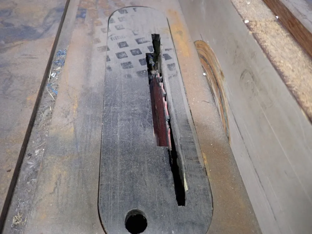 General Mfg 9" Table Saw - 330