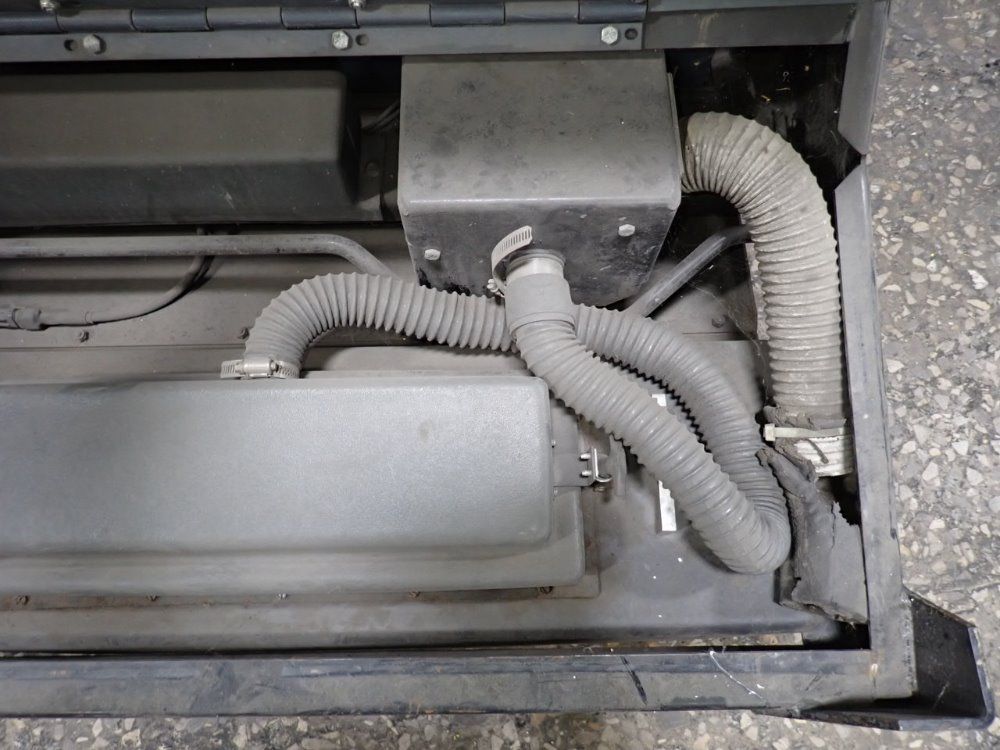 Nilfisk Advance Nilfisk Advance 3800 Floor Scrubber