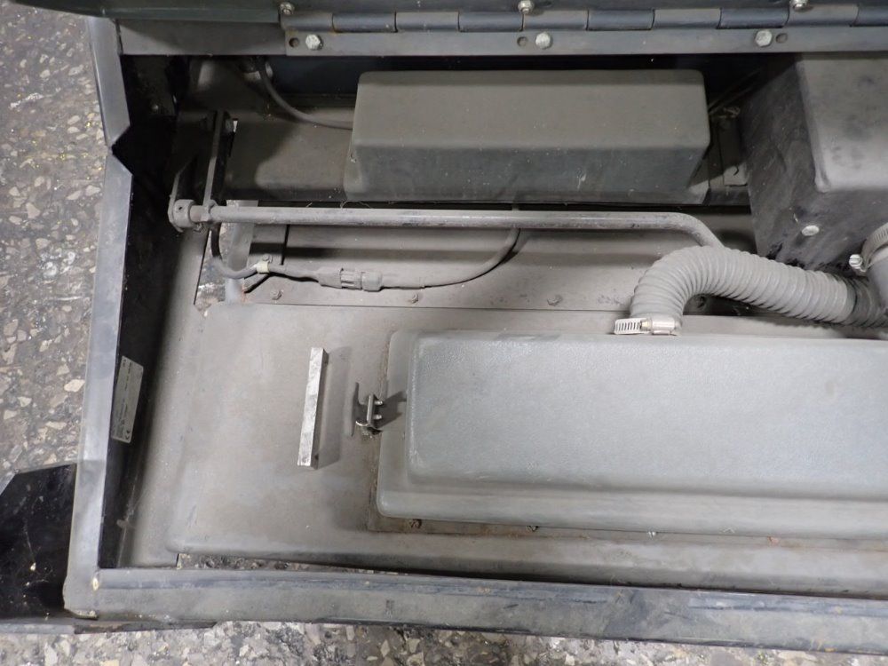 Nilfisk Advance Nilfisk Advance 3800 Floor Scrubber