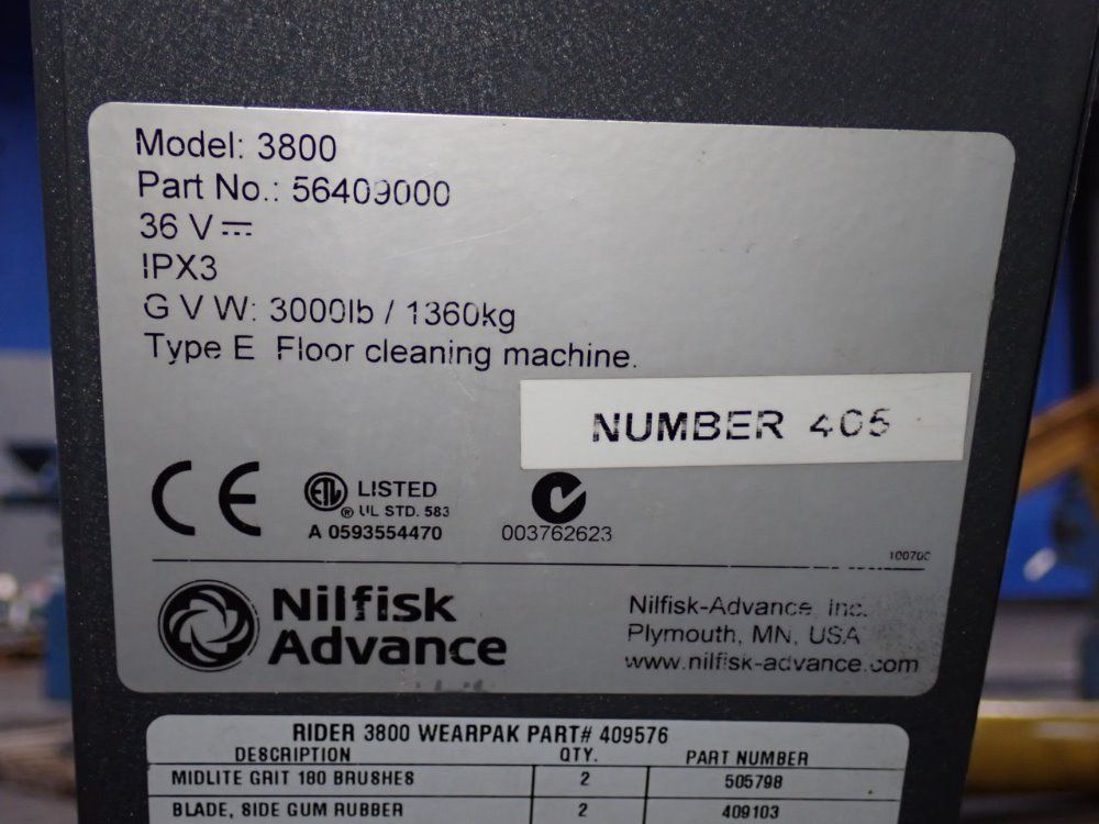 Nilfisk Advance Nilfisk Advance 3800 Floor Scrubber