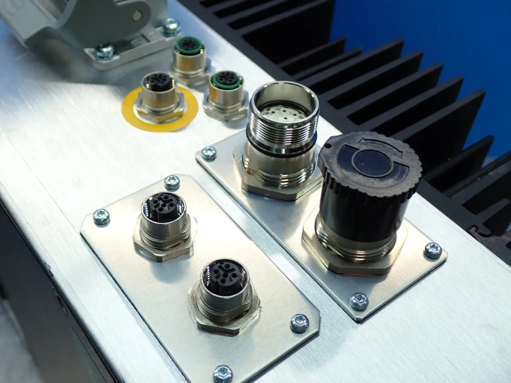 Sew Eurodrive Movipro Drive & Application Controller - Phc21a-a075m1-e31a-00