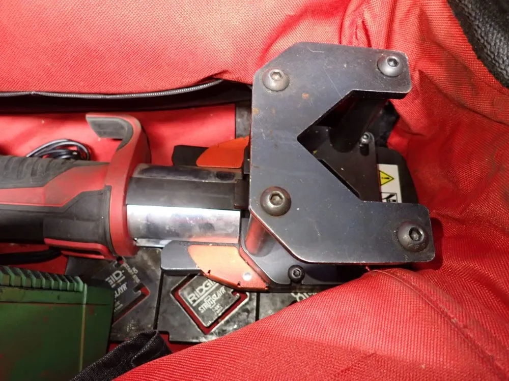 Milwaukee 7200 Lbs. Force Strut Slayer - 2922-20