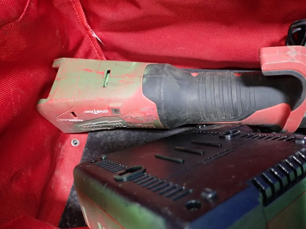 Milwaukee 7200 Lbs. Force Strut Slayer - 2922-20