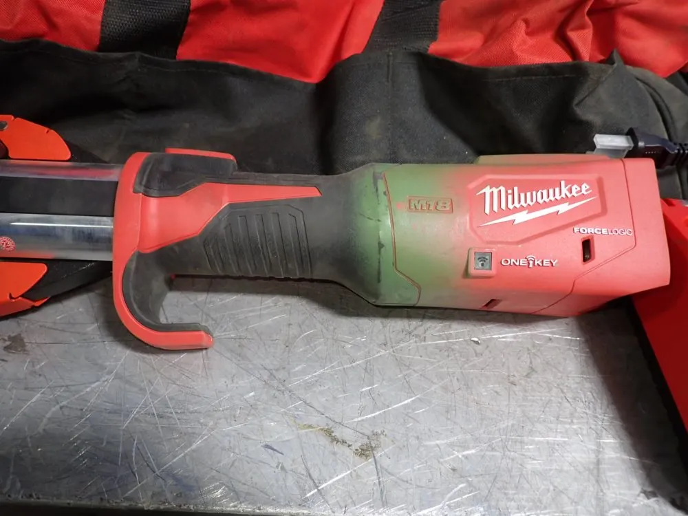 Milwaukee 7200 Lbs. Force Strut Slayer - 2922-20