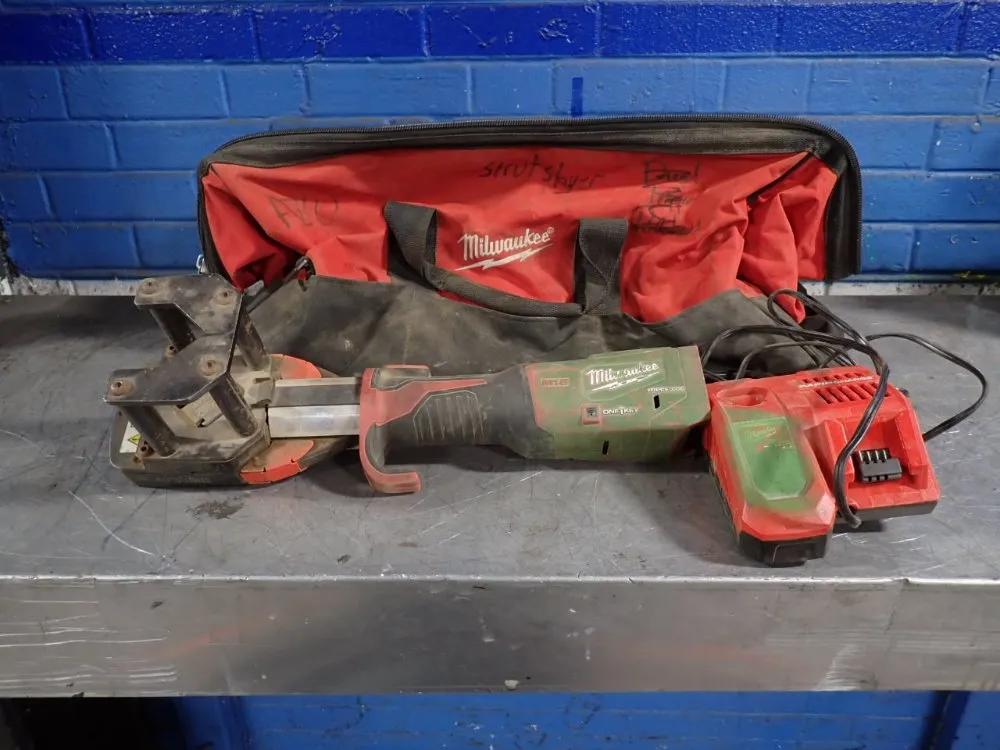 Milwaukee 7200 Lbs. Force Strut Slayer - 2922-20