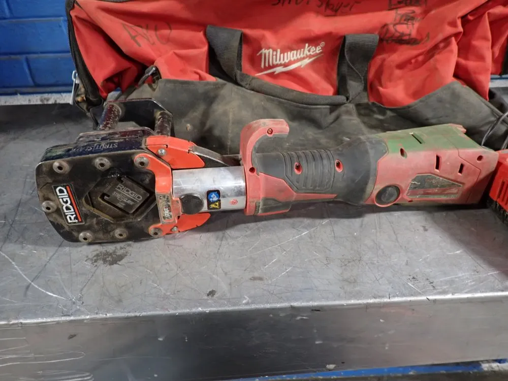 Milwaukee 7200 Lbs. Force Strut Slayer - 2922-20