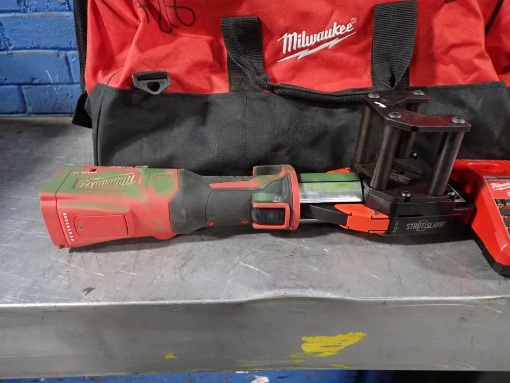 Milwaukee 7200 Lbs. Force Strut Slayer - 2922-20