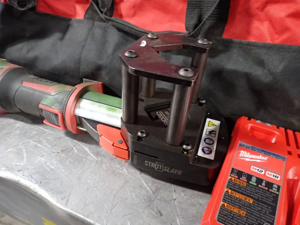 Milwaukee 7200 Lbs. Force Strut Slayer - 2922-20