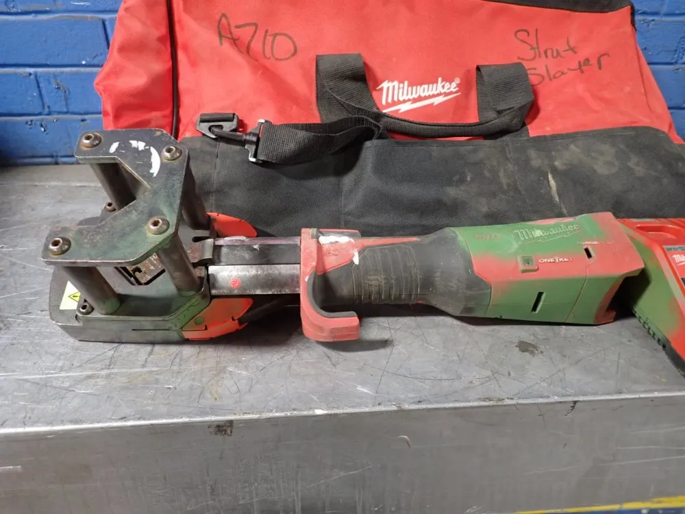 Milwaukee 7200 Lbs. Force Strut Slayer - 2922-20