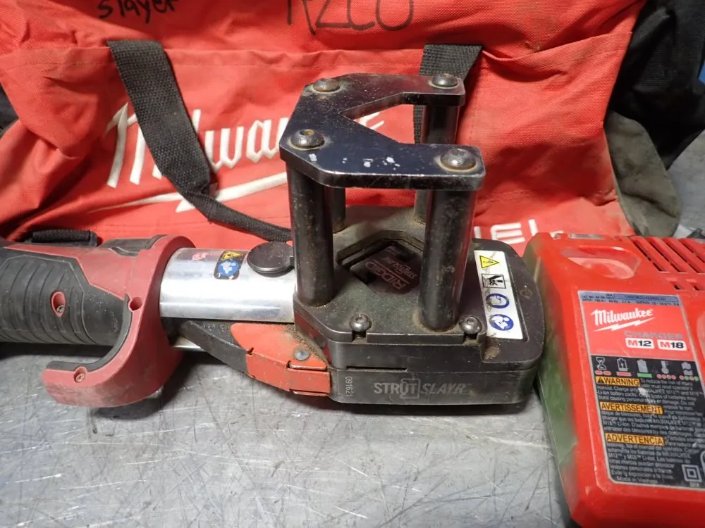 Milwaukee 7200 Lbs. Force Strut Slayer - 2922-20