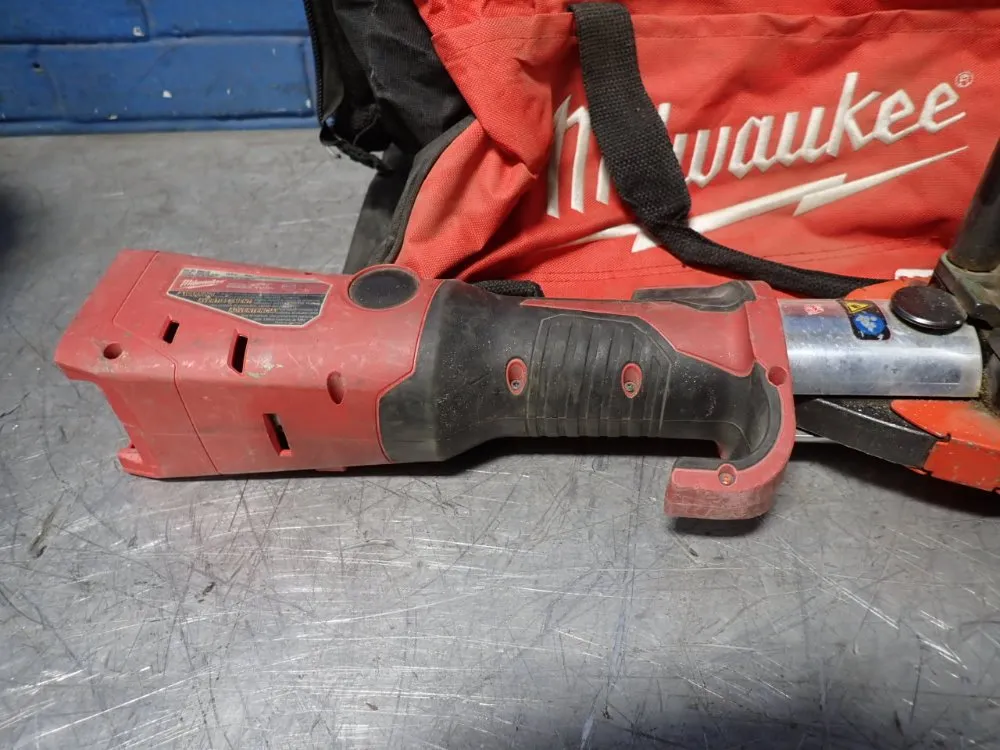 Milwaukee 7200 Lbs. Force Strut Slayer - 2922-20