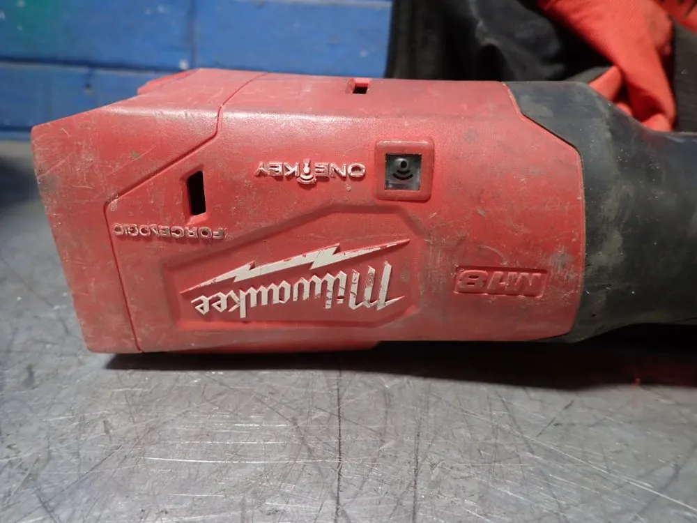Milwaukee 7200 Lbs. Force Strut Slayer - 2922-20