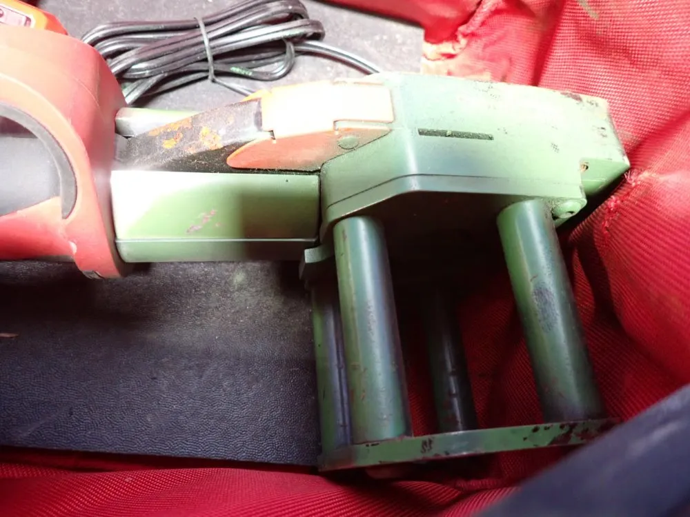 Milwaukee 7200 Lbs. Force Strut Slayer - 2922-20