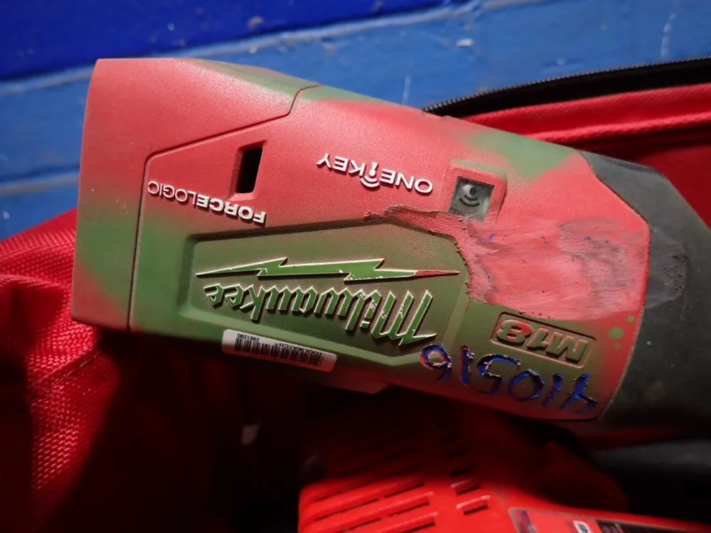 Milwaukee 7200 Lbs. Force Strut Slayer - 2922-20