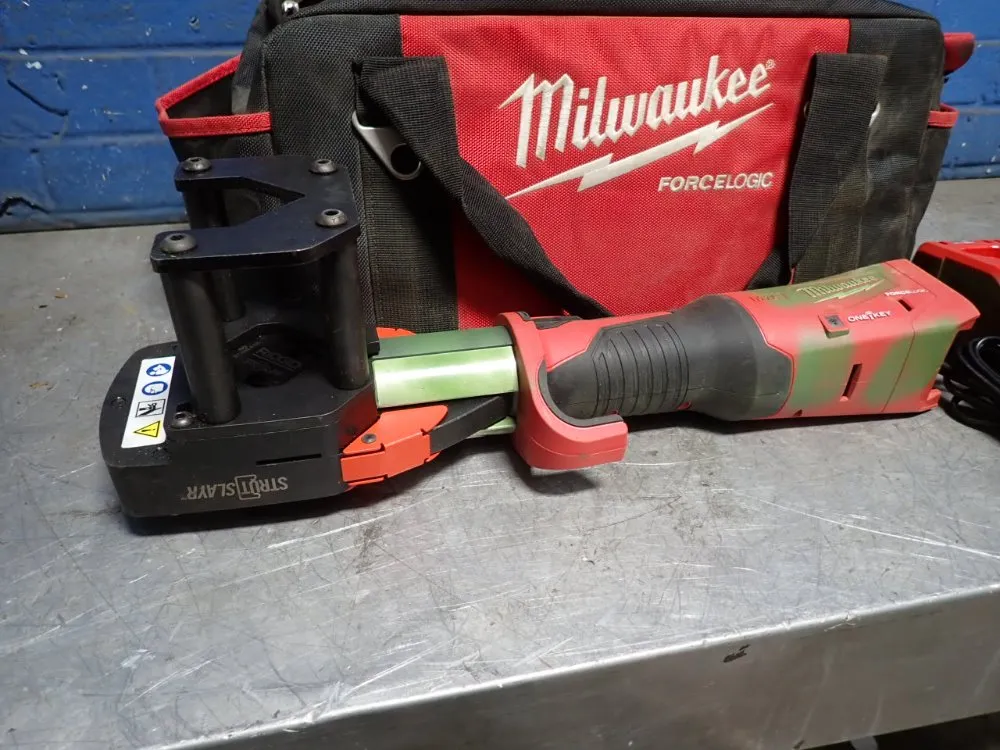 Milwaukee 7200 Lbs. Force Strut Slayer - 2922-20