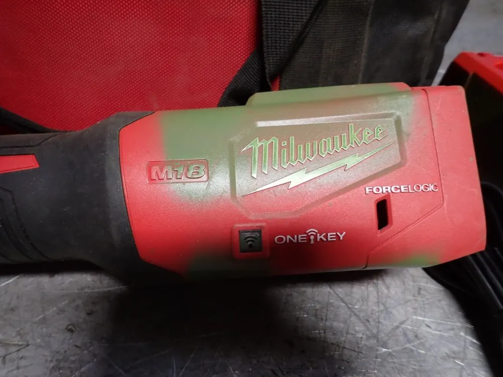 Milwaukee 7200 Lbs. Force Strut Slayer - 2922-20