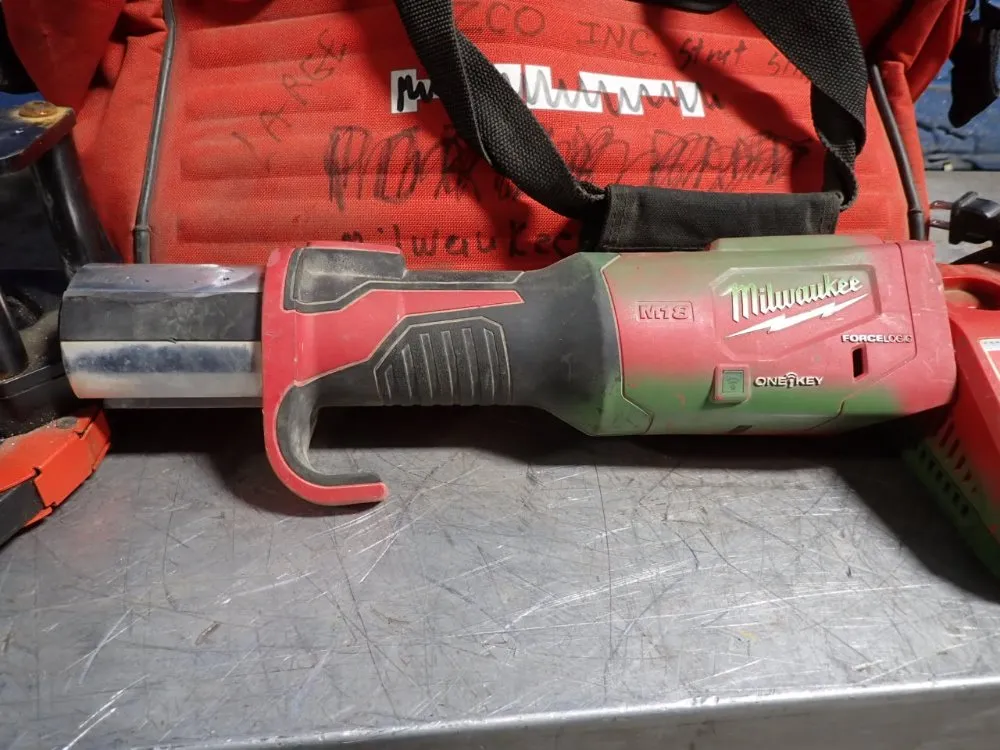 Milwaukee 7200 Lbs. Force Strut Slayer - 2922-20