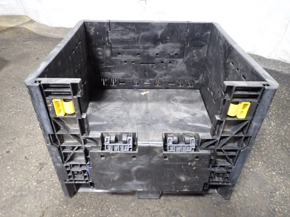 26 1/2" X 29" X 18" Plastic Collapsible Basket