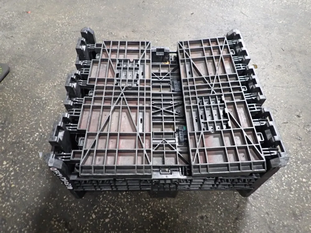 26 1/2" X 29" X 18" Plastic Collapsible Basket