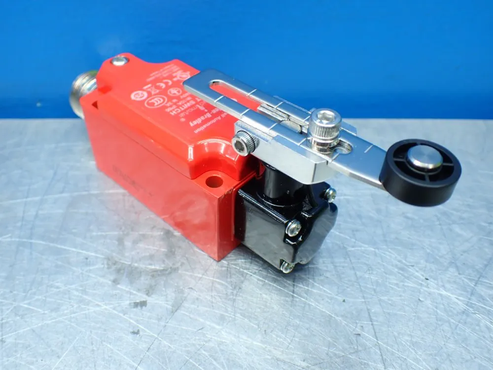 Allen-bradley Adjustable Roller Type Limit Switch - 440p-malb22m9