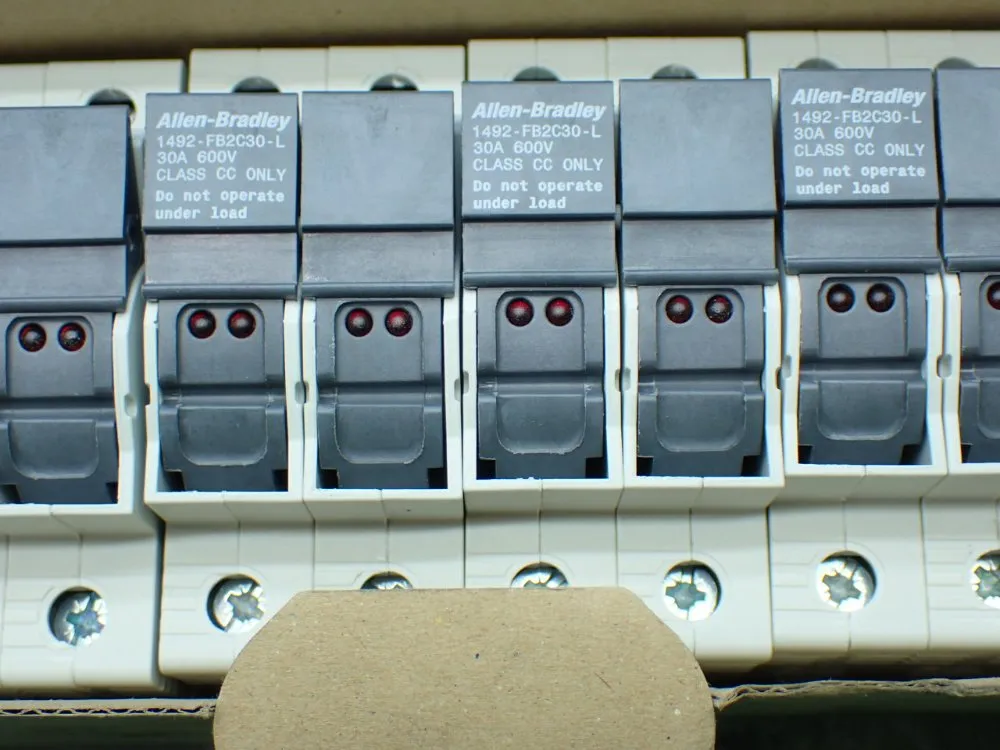 Allen-bradley 6 Fuse Holders - 1492-fb2c30-l
