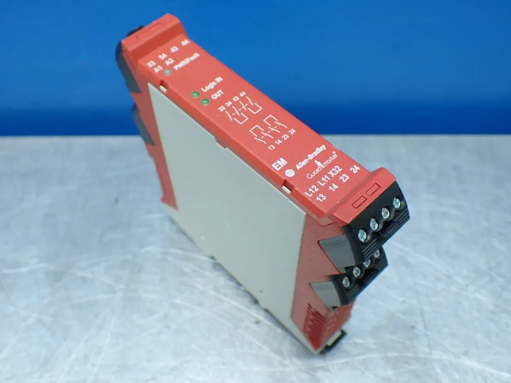 Allen-bradley Guardmaster Safety Relay. - 440r-em4r2