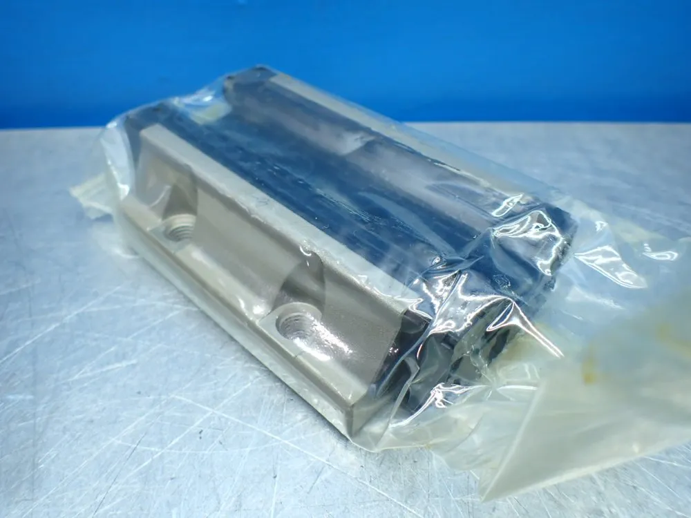 Thk 28mm Rail, 90mm Wide X 131mm Long Interchangeable Linear Caged Ball Carriage For Profile Rail - Shs30lc1ss