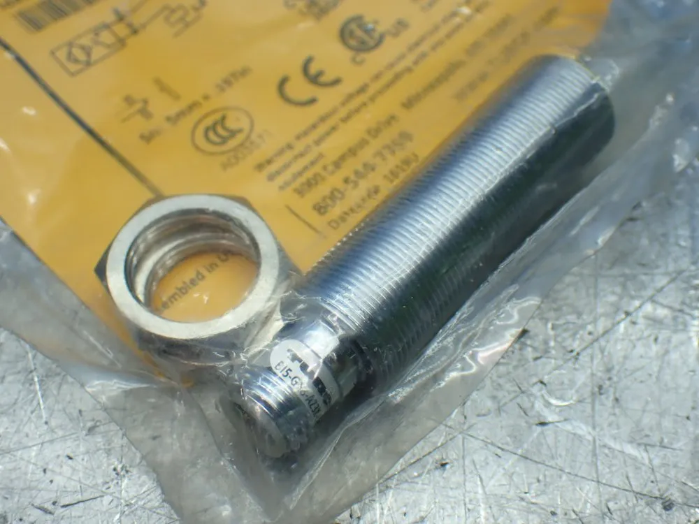 Turck 2 Inductive Proximity Sensors. - Bi5-g18-az3x-b3331