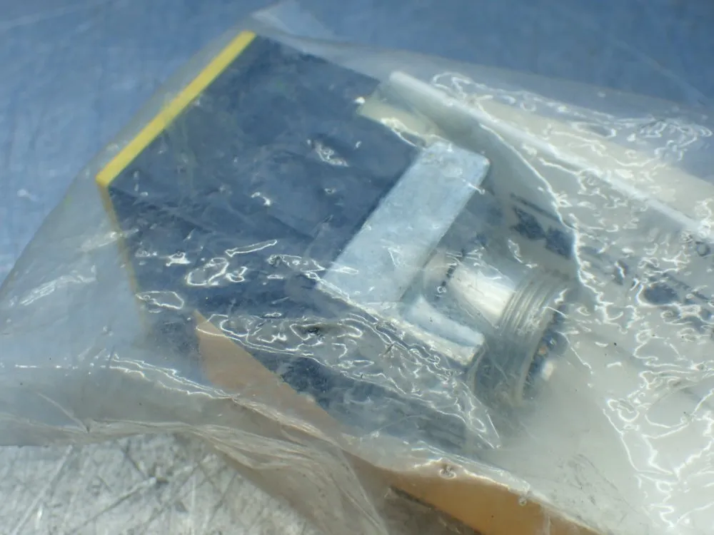 Turck Inductive Proximity Sensors - Bi20u-ca40-ap6x2-h1141 W/bs2.1