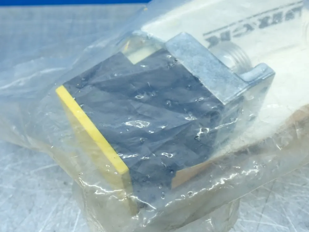 Turck Inductive Proximity Sensor. - Ni25u-ck40-adz30x2-b1131 W/bs2.1