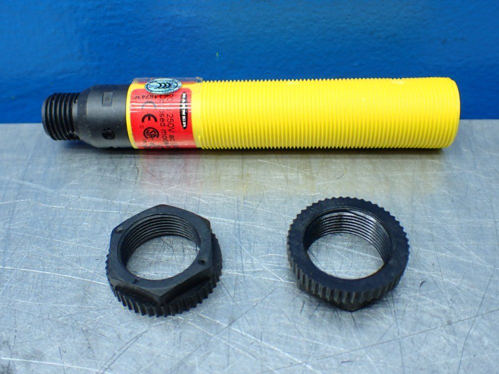 Banner Epoxy Encapsulated Barrel-mount Photoelectric Sensor - S183eq1