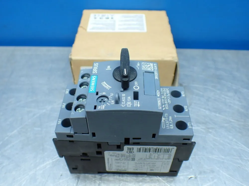 Siemens Thermal-magnetic Motor Protection Circuit Breaker - 3rv2011-0ja15