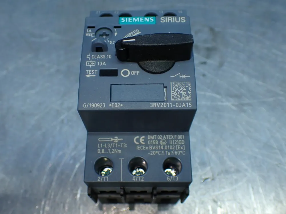 Siemens Thermal-magnetic Motor Protection Circuit Breaker - 3rv2011-0ja15