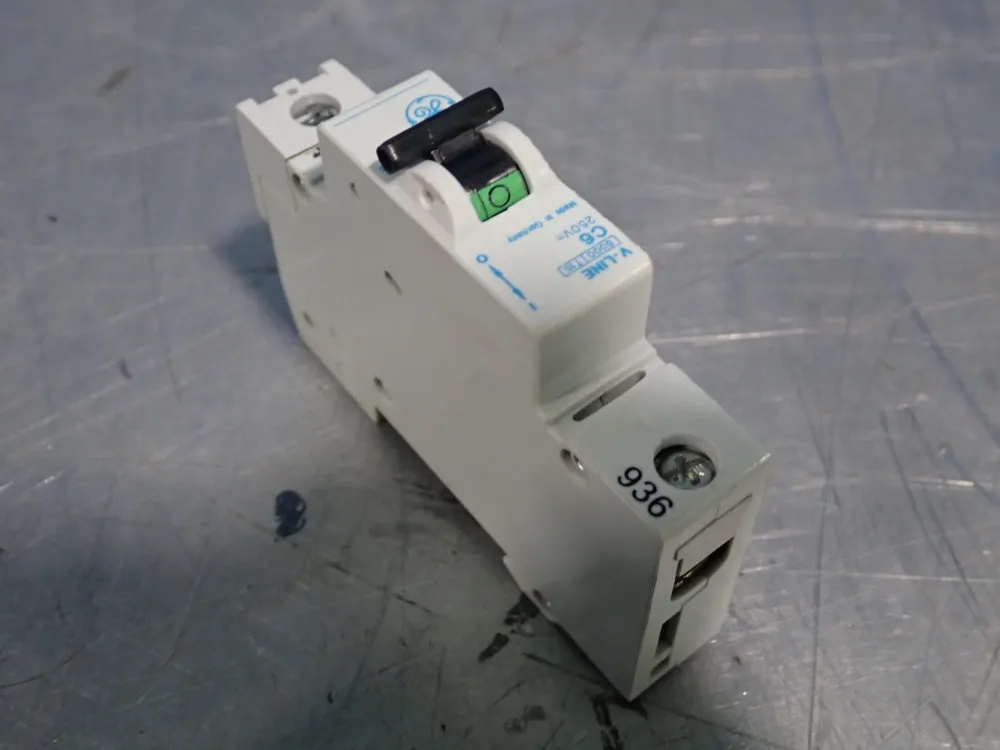 General Electric Lot Of 2 Circuit Breaker - V76106