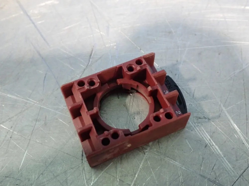 General Electric Mushroom Push Button Switch - P9mer4rn