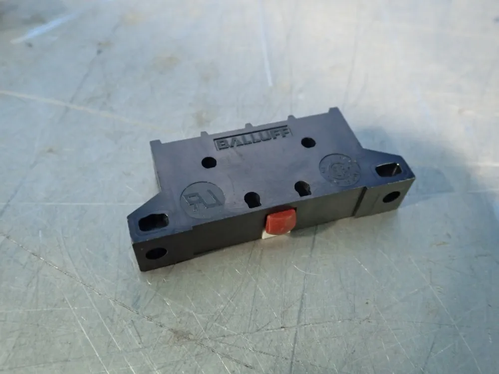 Balluff Lot Of 2 Mechanical Switch - Bse0005