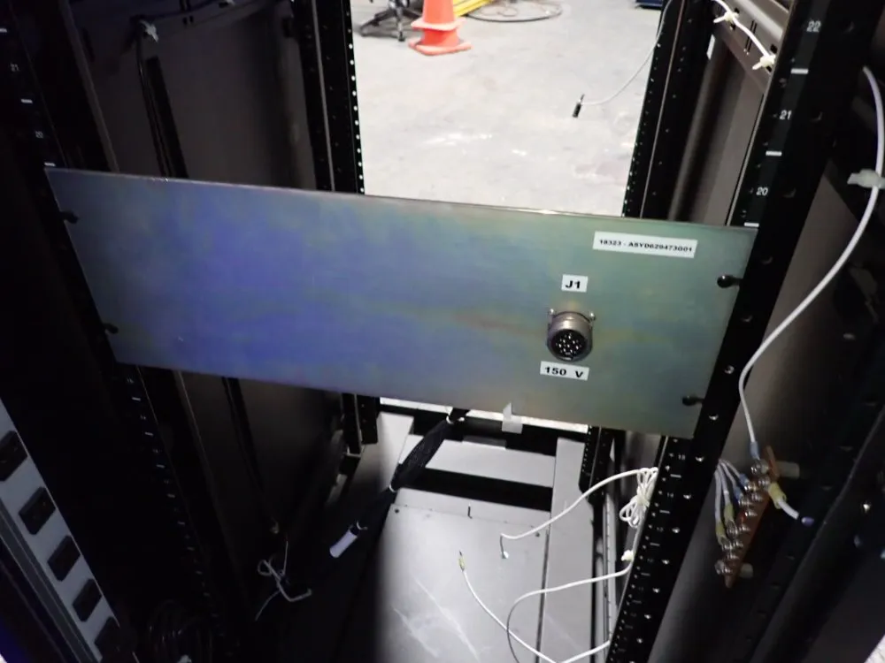 24" X 33" X 72" Server Cabinet - Gl720e-2436