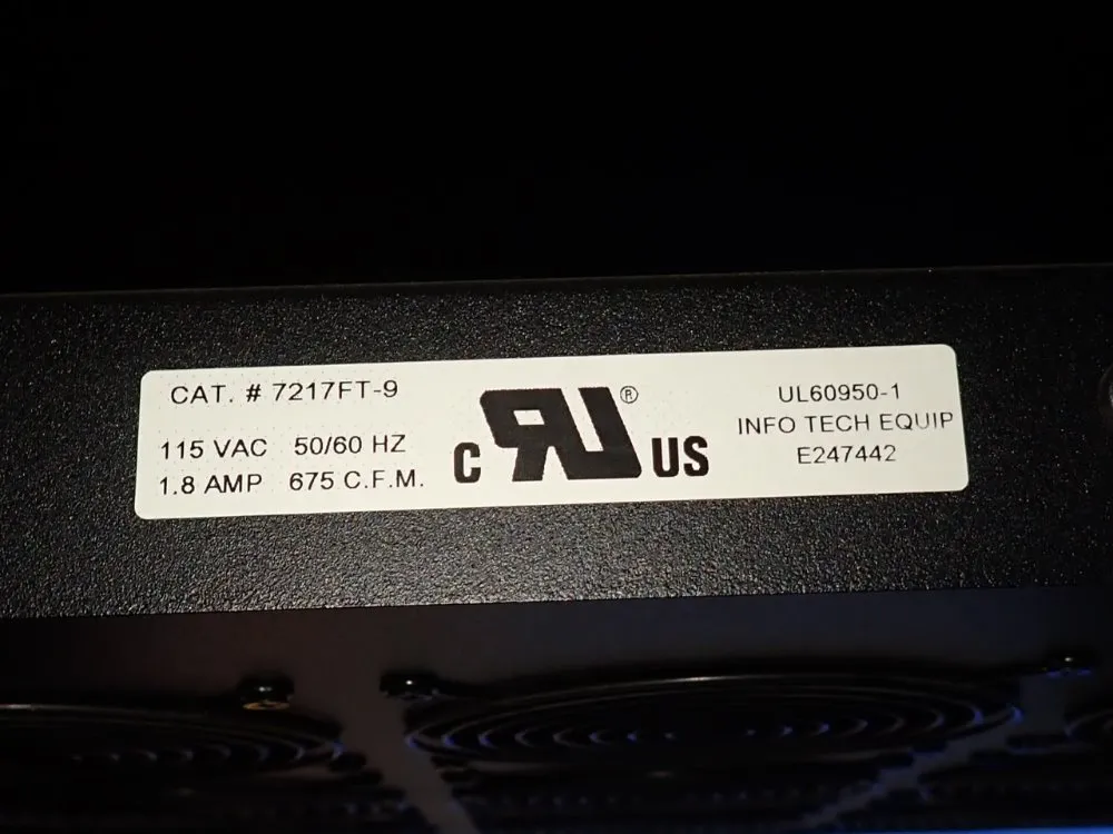 24" X 33" X 72" Server Cabinet - Gl720e-2436