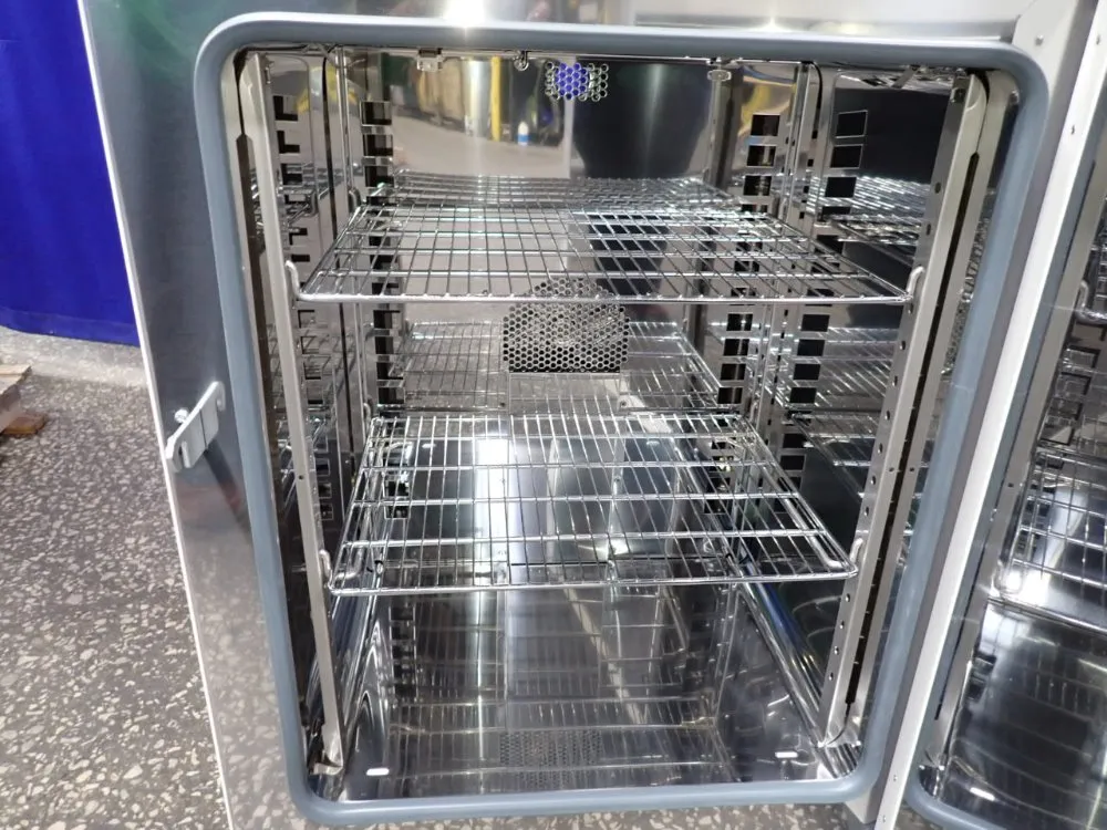 Thermo Scientific Electric Oven - Heratherm Oms100