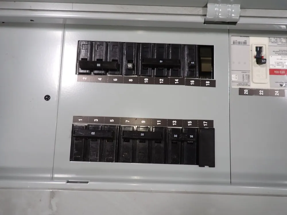 Eaton Panelboard - Jezb2060r