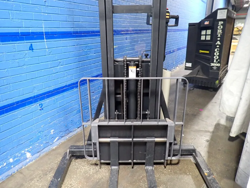 Crown Electric Straddle Lift
