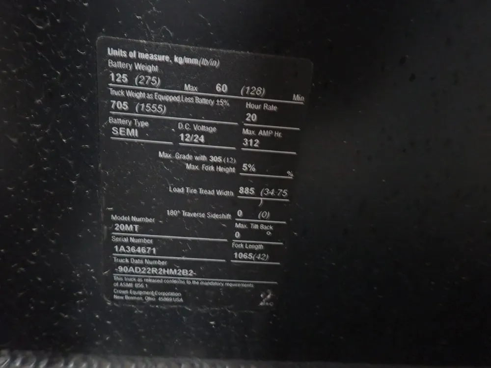 Crown Electric Straddle Lift