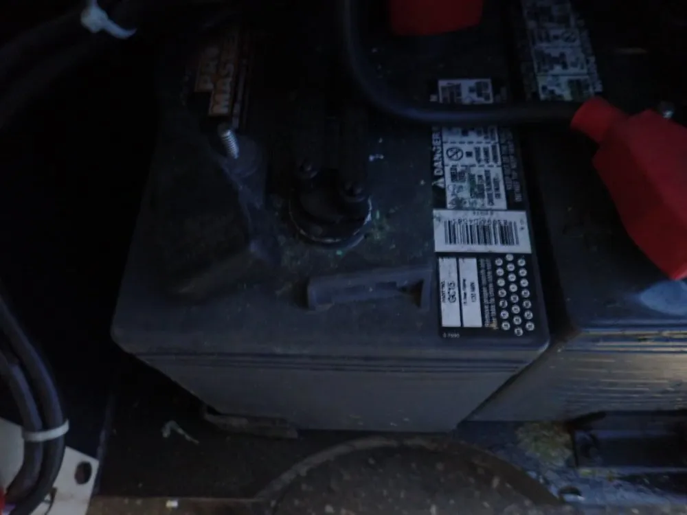 Crown Electric Straddle Lift