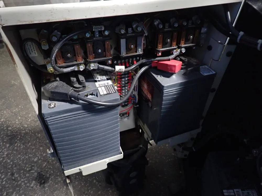 Crown Electric Straddle Lift