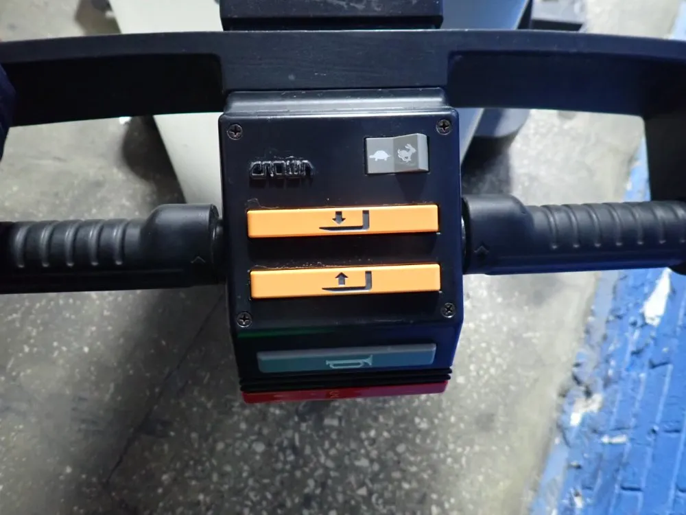 Crown Electric Straddle Lift